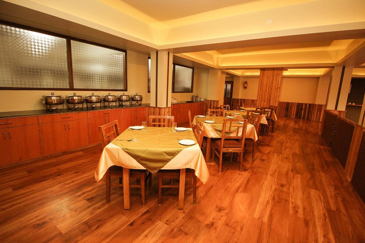 Hotel Tarayana Grand Гангток Экстерьер фото