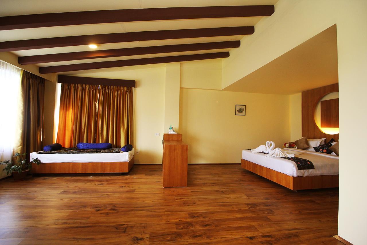 Hotel Tarayana Grand Гангток Экстерьер фото