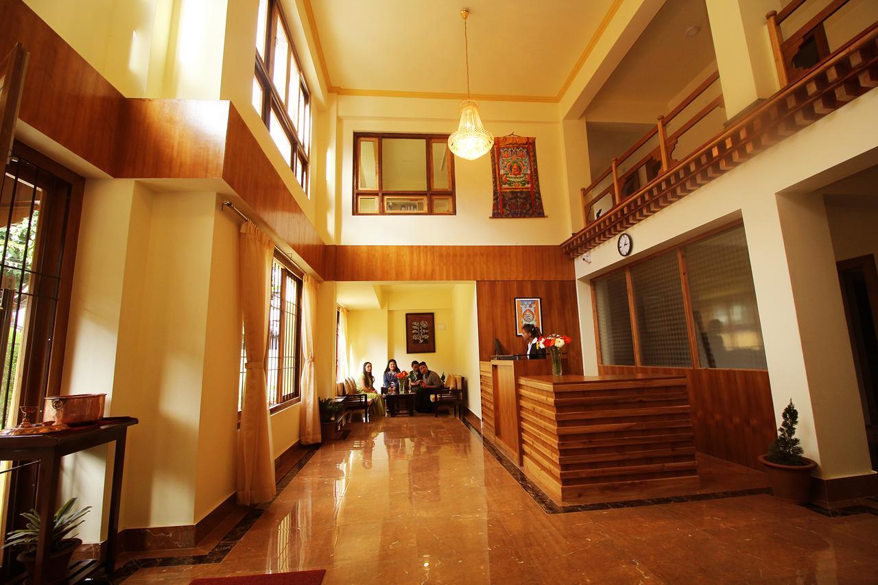 Hotel Tarayana Grand Гангток Экстерьер фото