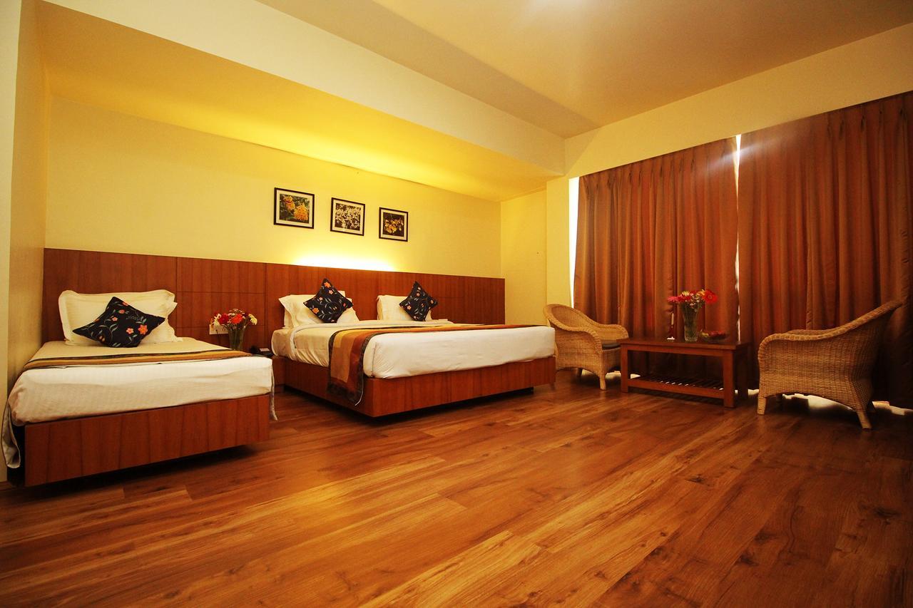 Hotel Tarayana Grand Гангток Экстерьер фото